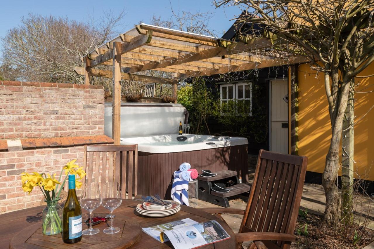 Lavender Cottage Thorndon Exterior photo